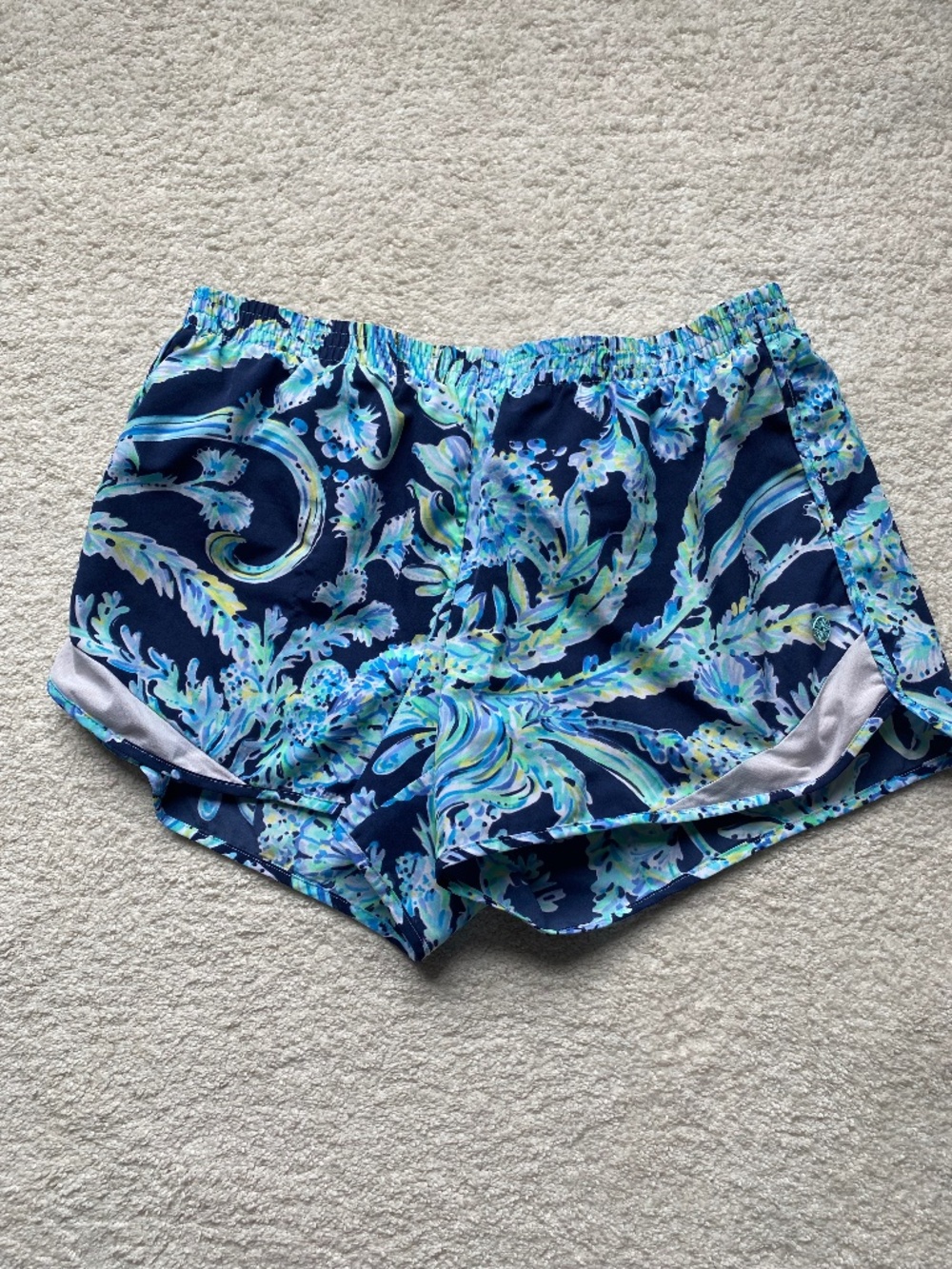 Lilly Pulitzer luxletic SCUBA DOO shorts SIZE LARGE